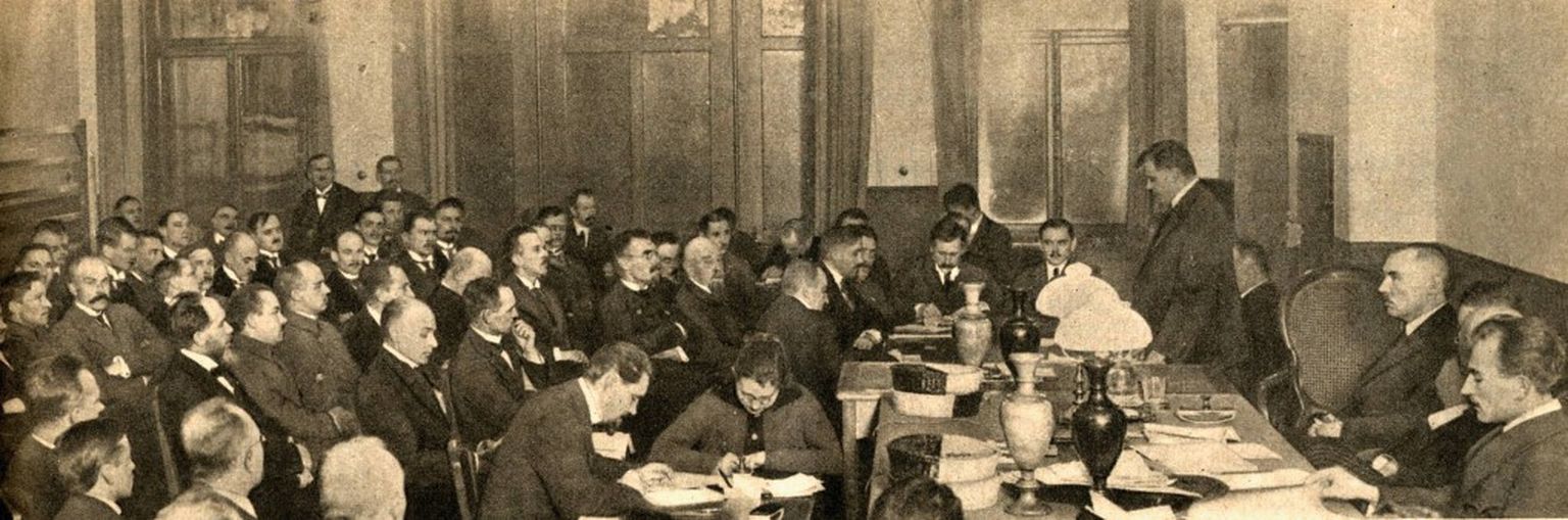 Pirmā Tautas padomes plenārsēde 1918. gada novembrī.