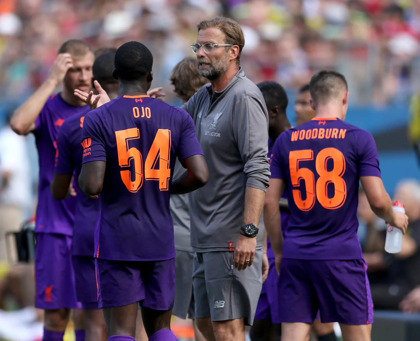 Liverpoolis on palju noori andekaid mängumehi, kuid Charlie Adam usub, et tiitlivõiduks oleks vaja soetada veel mõni kogenum mängija.