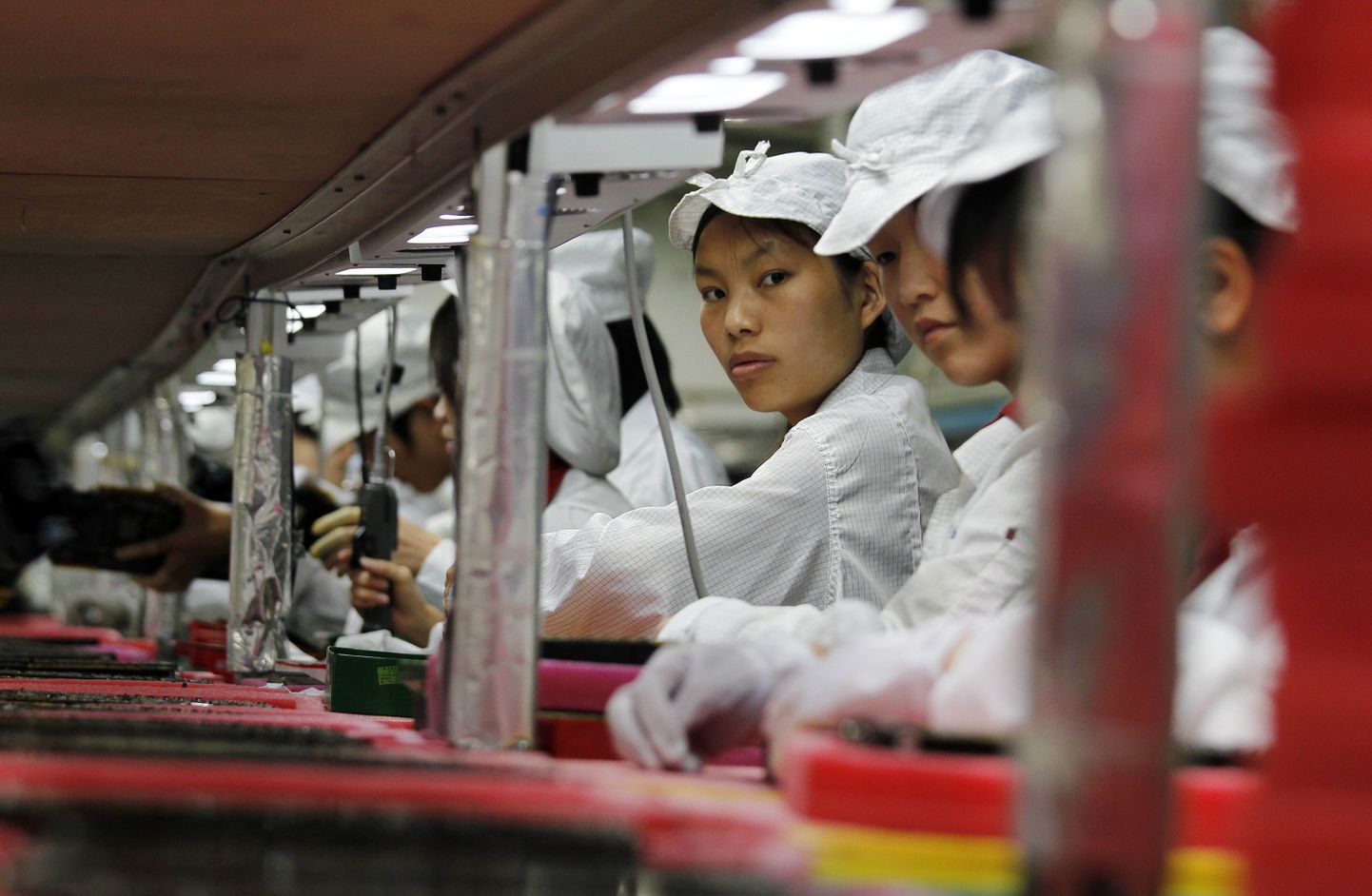 Foxconni töötajad Hiina Longhua tehases.
