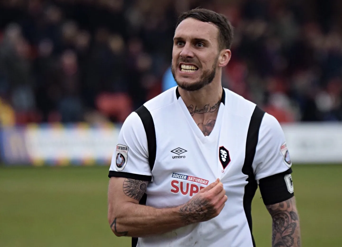 Salford City võitles end 0:4 kaotusseisust 4:4 viigini.