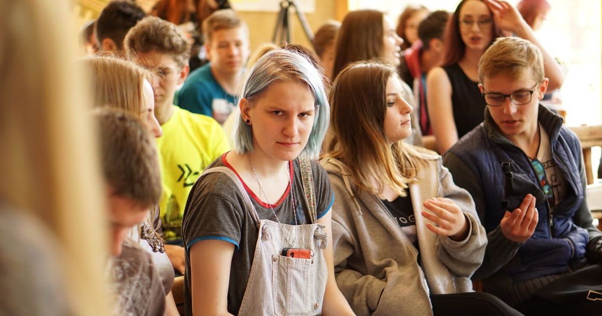 net-nravi-russkoy-molodezhi