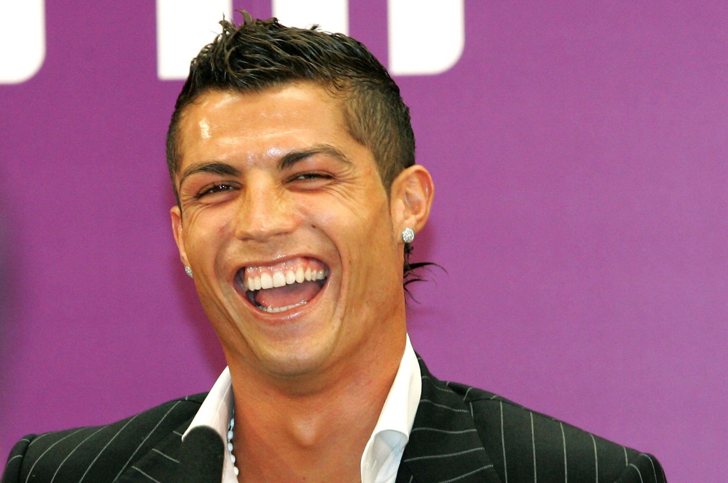 Juulis pahkluuoperatsioonil käinud Cristiano Ronaldo treenib juba koos esindusmeeskonnaga.