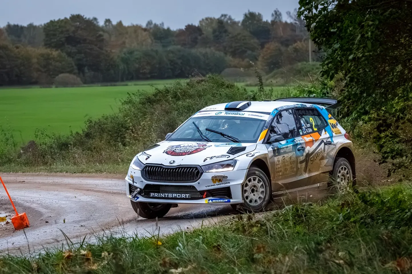Esimest Saaremaa ralli võitu läheb jahtima 2023. aastal teiseks jäänud Ken Torn, kes teeb kodusaarel ühtlasi hooaja ainsa stardi. Tema kaardilugeja on üks «Parc Fermé» saatejuhte Kauri Pannas.