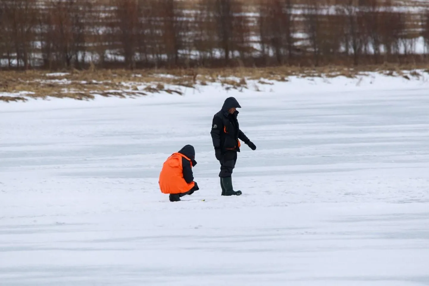 Kalamehed Kadrina paisjärvel.