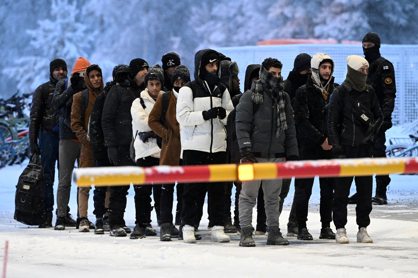 Просители убежища на границе Финляндии.