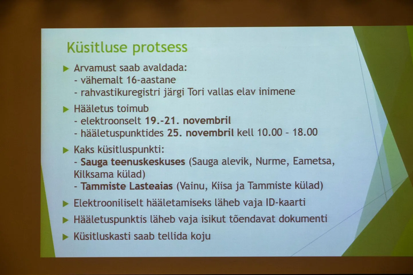 Sauga aleviku ja kuue küla elanikelt oodatakse selget seisukohta, kas ühineda Pärnu linnaga või jääda Tori valla koosseisu.