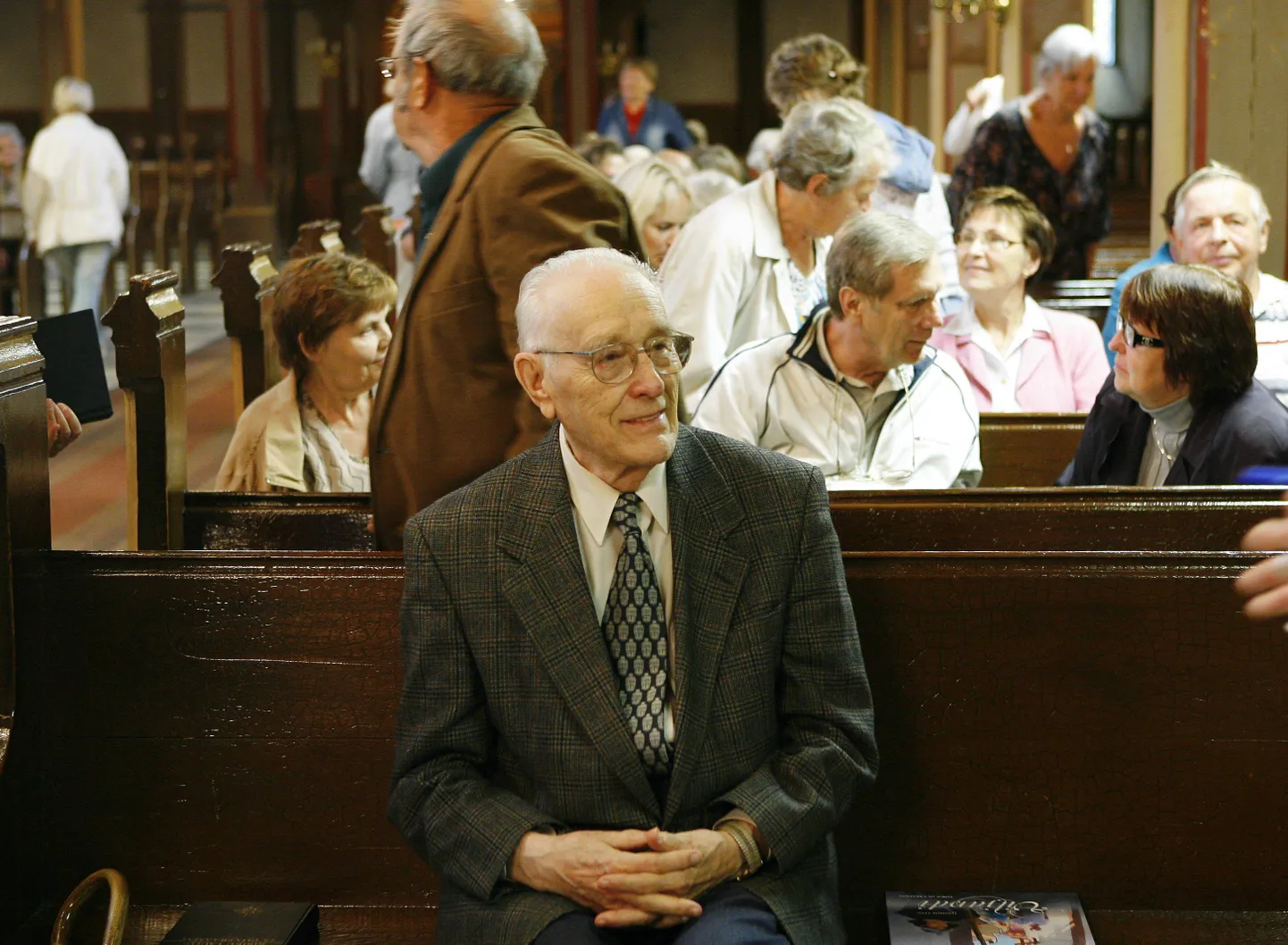 2009. aasta augustis oli Roman Toi osaline oma autorikontserdil Pauluse kirikus.