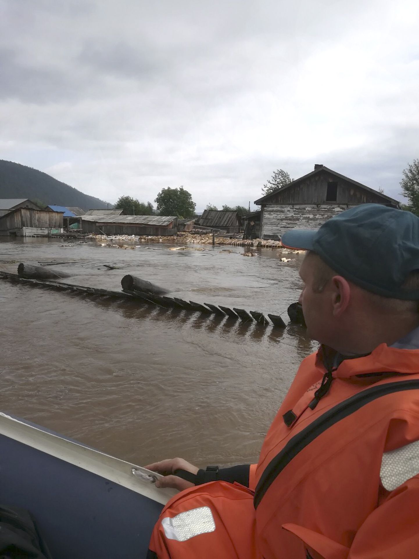 Irkutskas apgabalā plaši plūdi; ir bojā gājušie