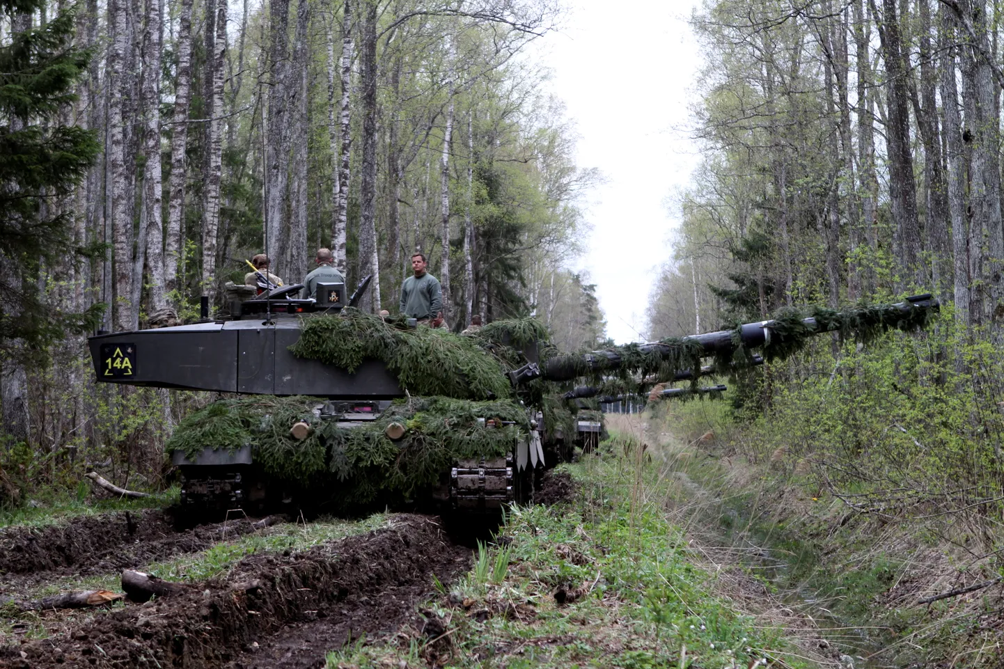 Briti tank Challenger õppusel Kevadtorm.