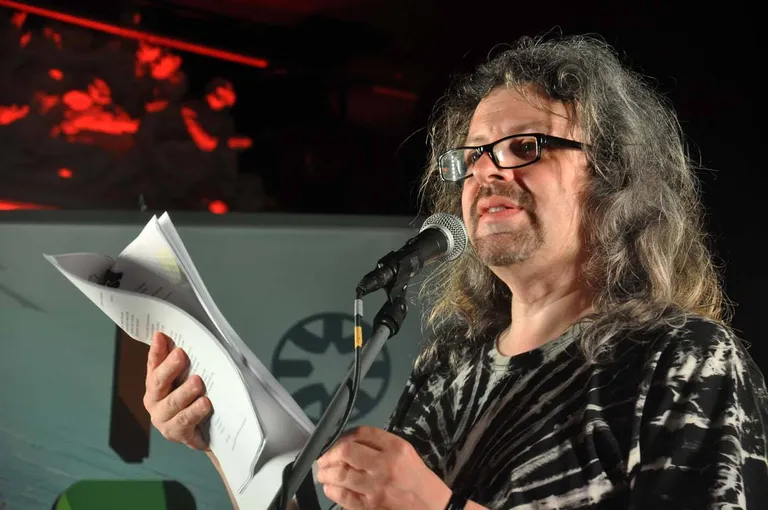 Дмитрий Кузьмин на поэтических чтениях, 2018.