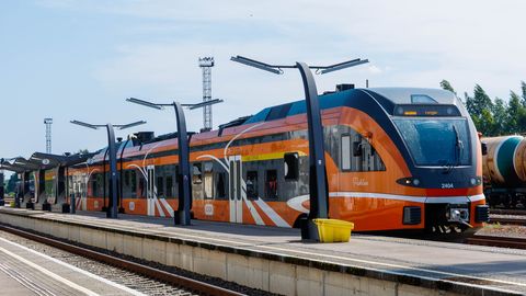 Pikem sõiduaeg, kadunud õhtune rong ja venivad tööd. Mis toimub Tallinna-Tartu raudteel?