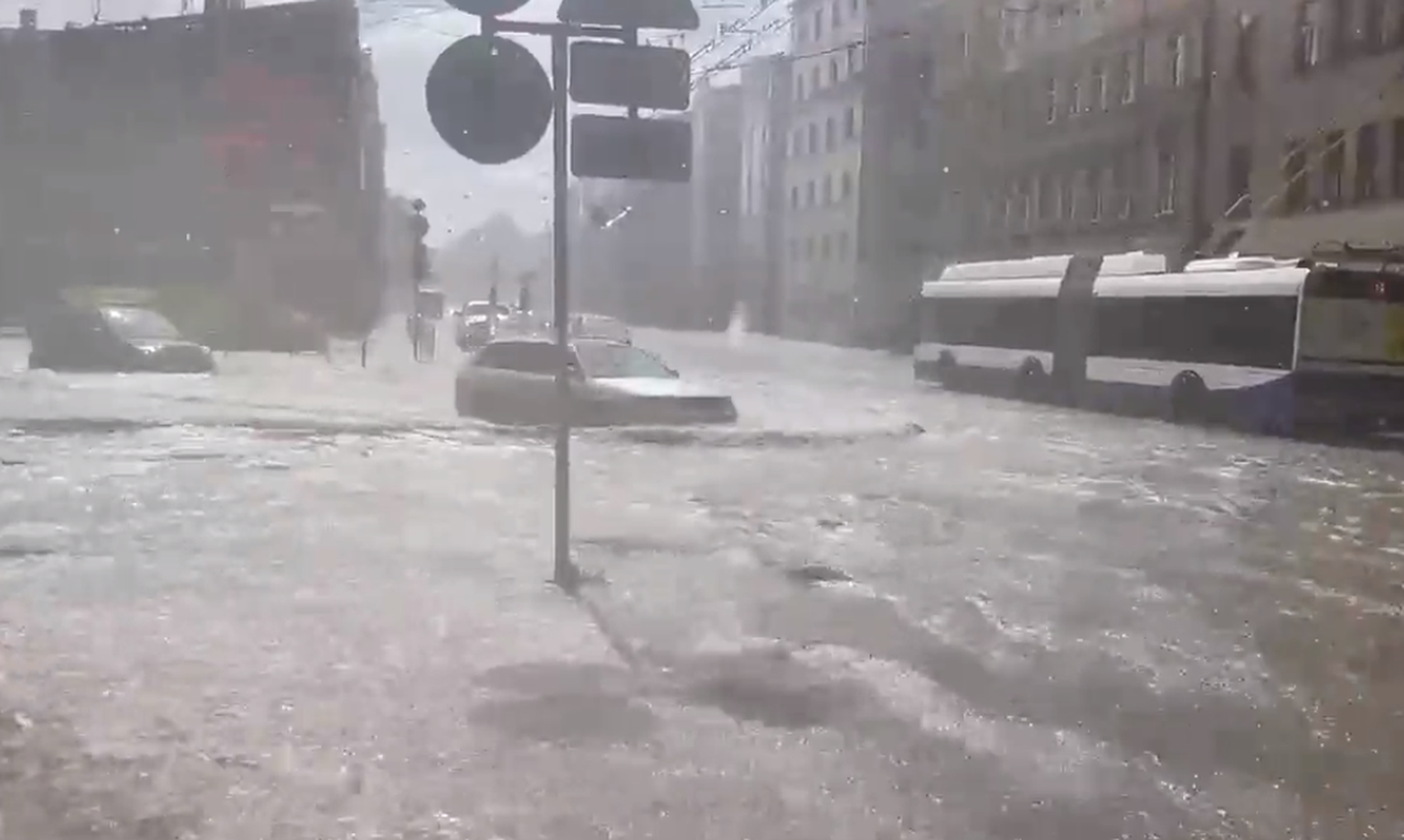 Затопленные улицы Риги, 10 июля