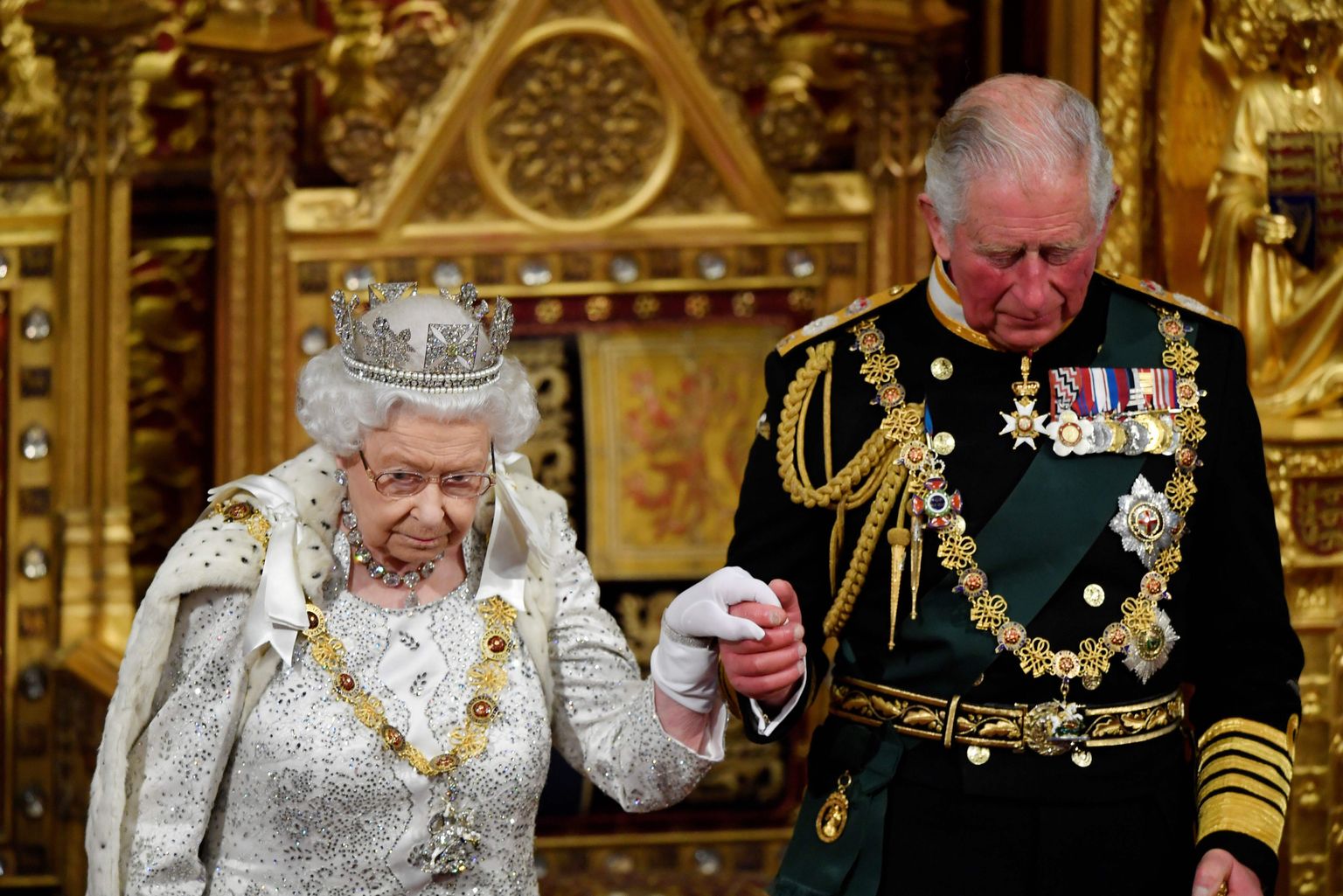Suurbritannia kuninganna Elizabeth II ja tema poeg prints Charles on mõlemad muljetavaldavad kinnisvaraomanikud.
