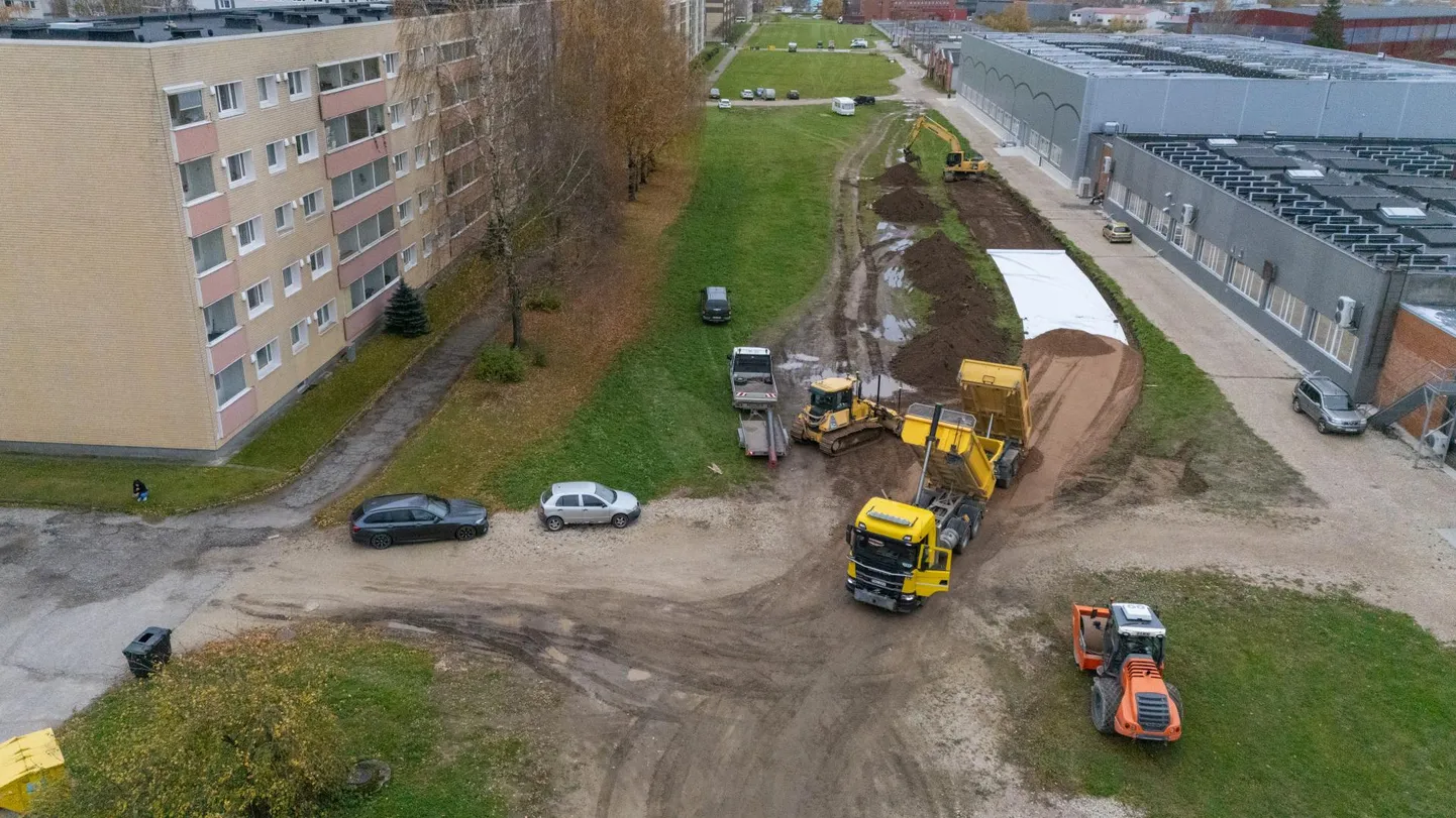 Neljapäeva hommikul algas Männimäe teel ehitus trükikojapoolsest otsast.