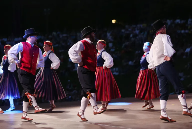 Kui 2019. aasta suvel toimus Kassitoome orus tantsuetendus «Loodud jääma», siis tänavu rahvatantsijad esineda ei saa.