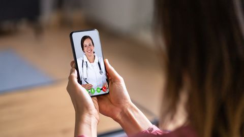 В Эстонии приемы врачей все чаще проводятся по видеосвязи