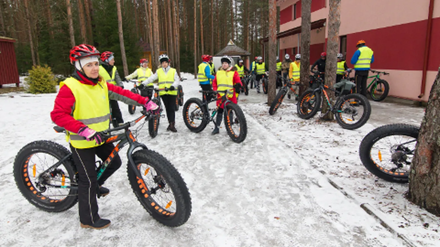 Eile katsetasid Ida-Viru turismiedendajad ekstreemseteks maastikusõidutingimusteks mõeldud fatbike'i.