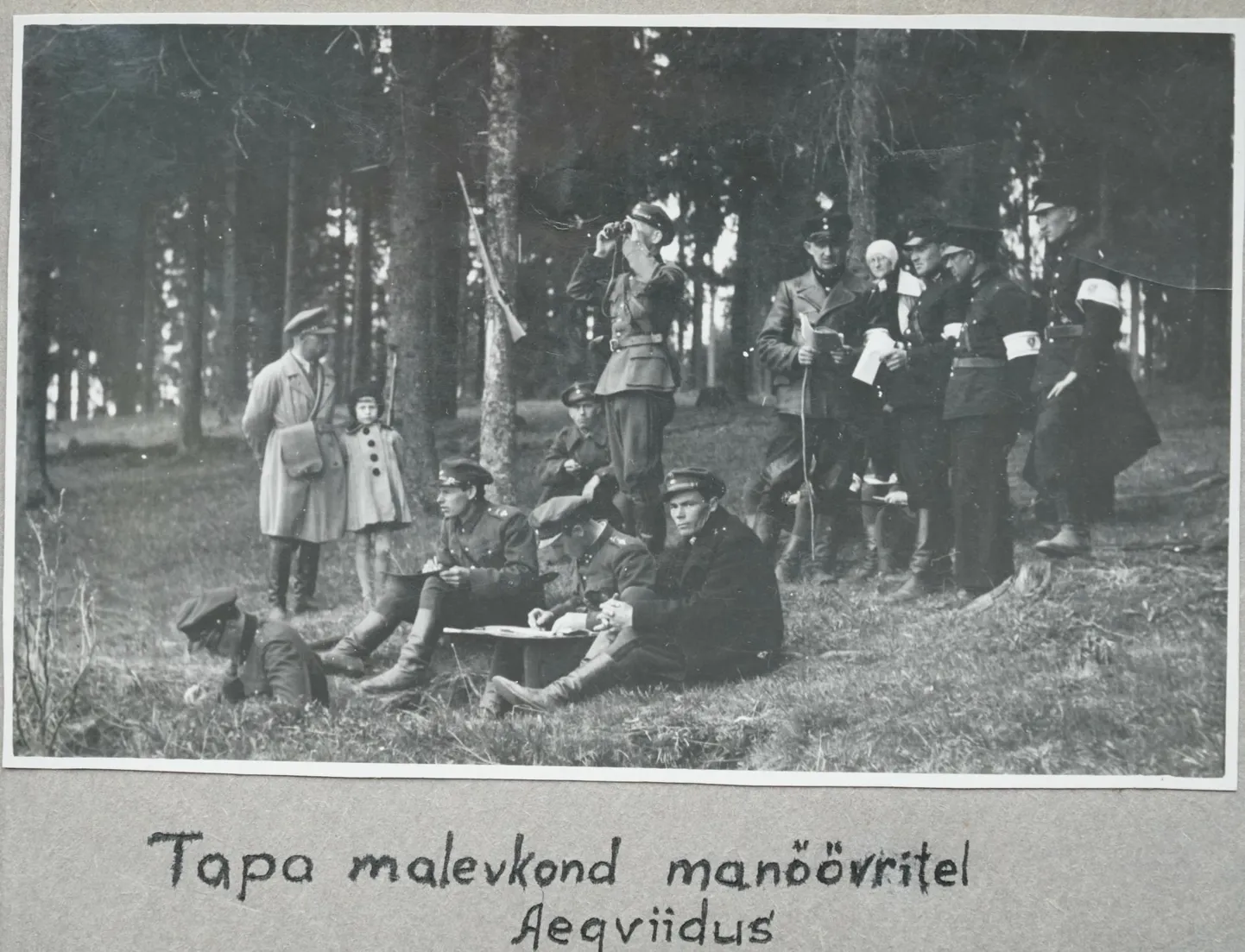 Foto Helmi Talve kogust, mis annetati Kaitseliidu Tapa malevkonnale 1992. aastal. Pilt on tehtud 1930-ndatel.