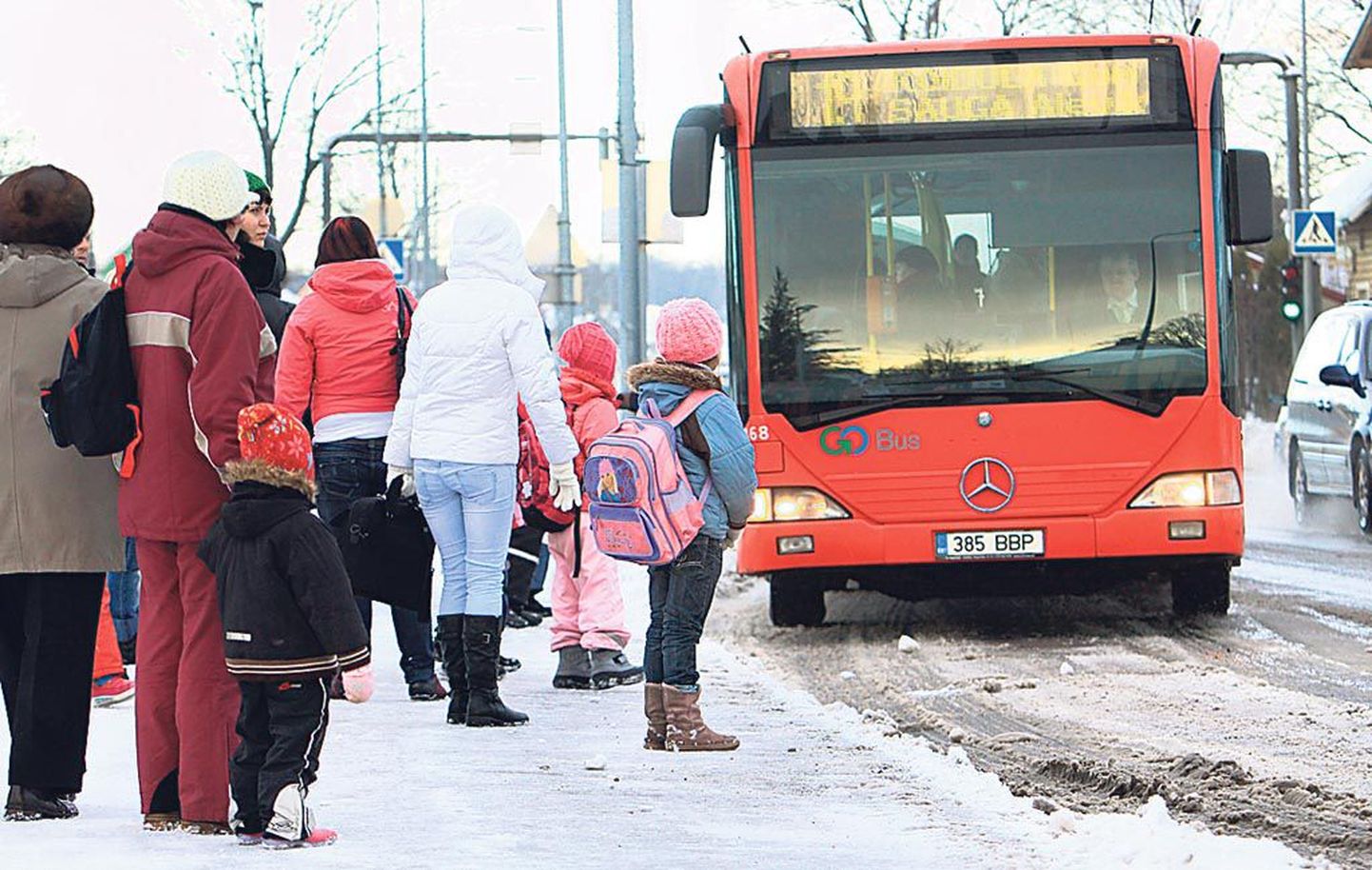 Õpilaste tasuta bussisõidul on nii poolt- kui vastuargumente.