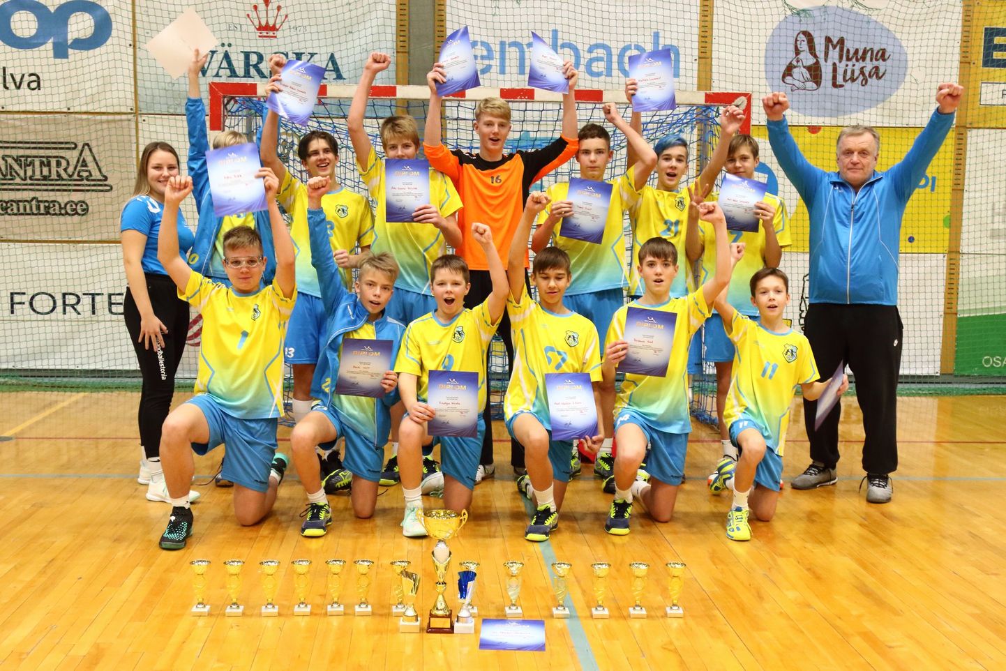 Noormeeste C-klassis Eesti karikavõistlustel kolmanda koha saanud HC Pärnu/Paikuse võistkond