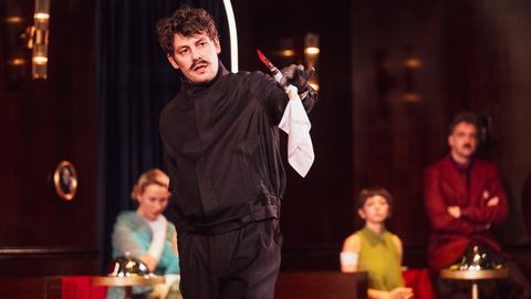 Шамиль Пуаро. В театре Чехова представили классику Агаты Кристи