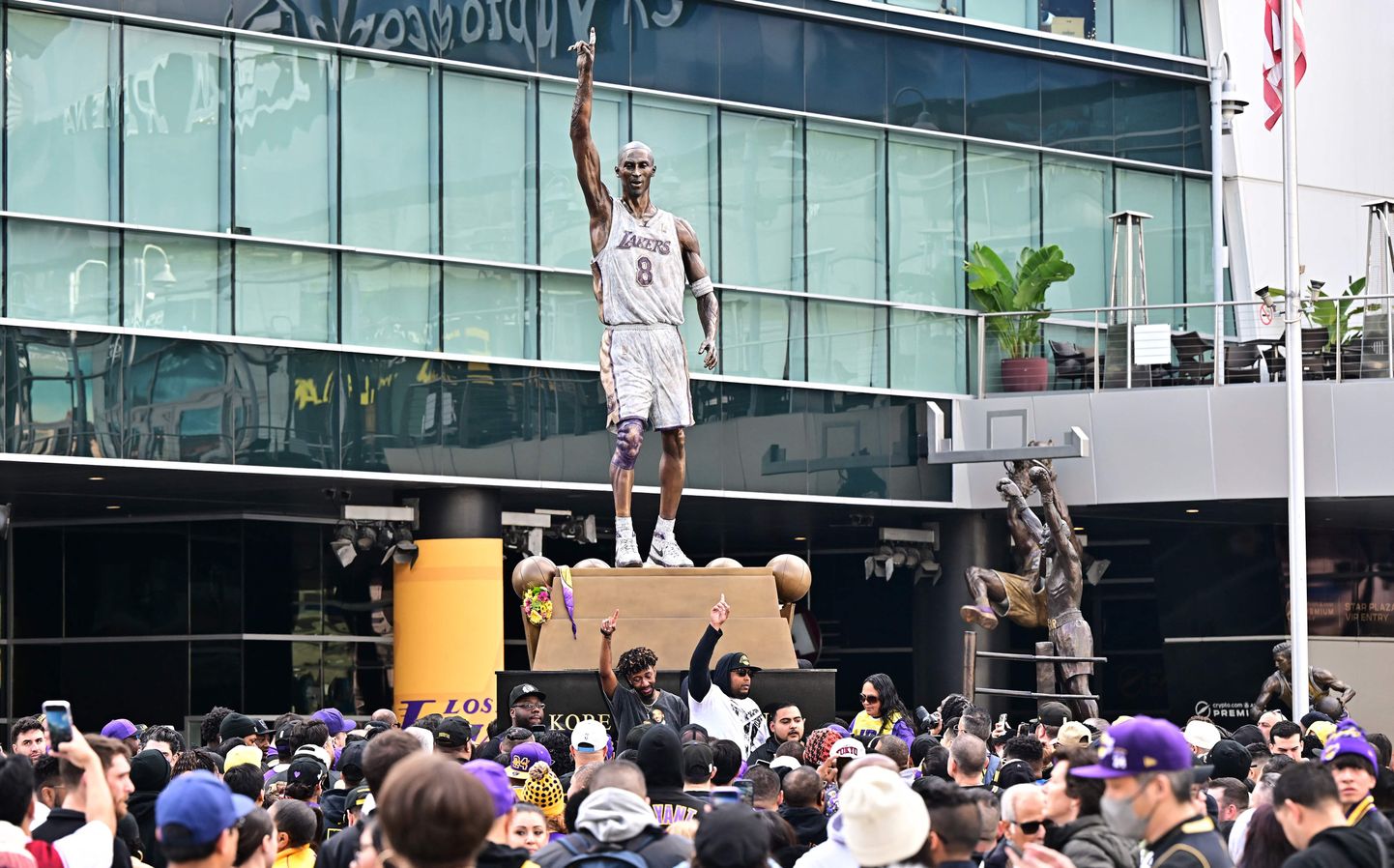 NBA leģendas Kobes Braienta statuja