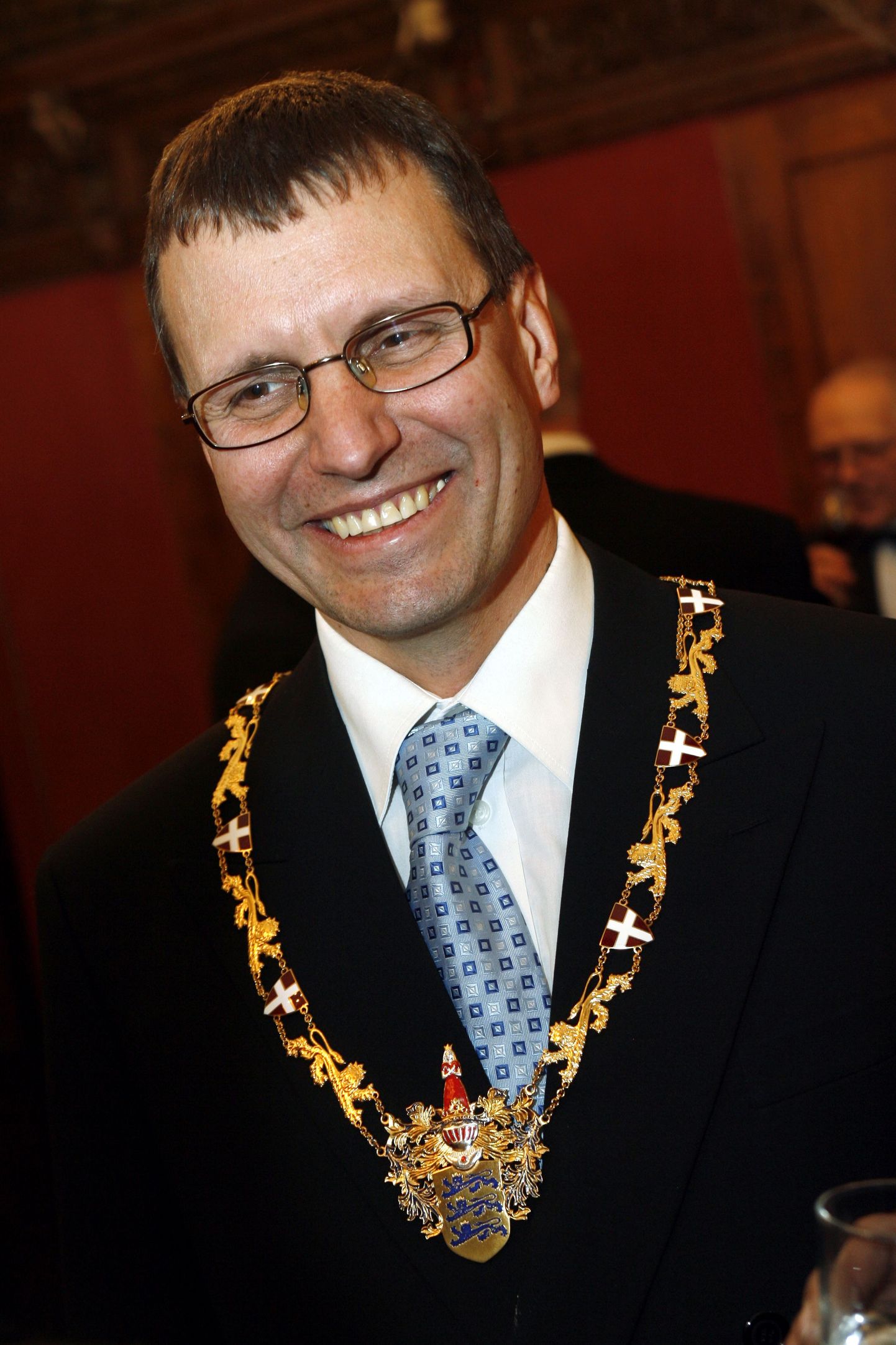 Tallinna linnavolikogu esimees Toomas Vitsut sai linnavalitsuselt volitused lisaeelarve riigikohtus vaidlustada.