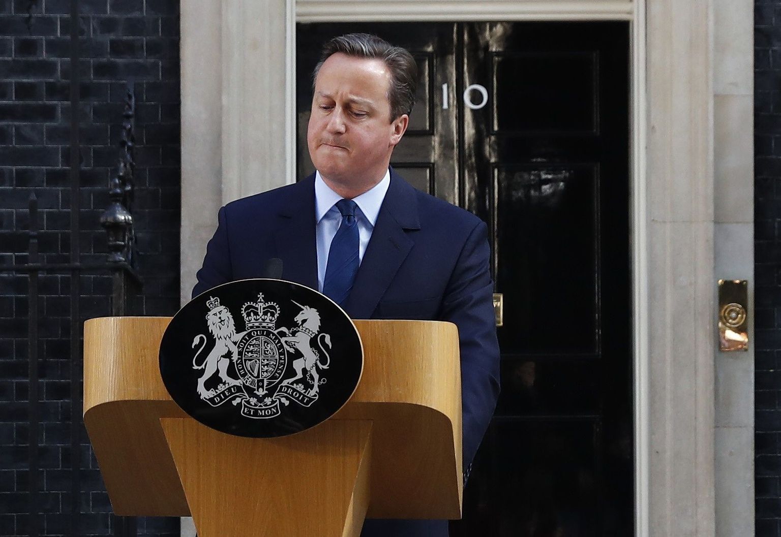 Suurbritannia peaminister David Cameron teatas pärast referendumi tulemuste avalikustamist oma tagasiastumisest.