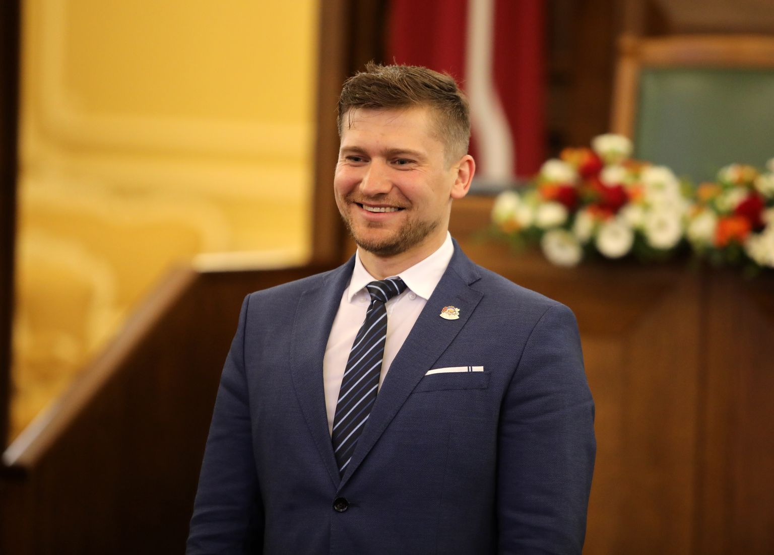 Saeimas deputāts Aivars Geidāns pirms Saeimas svinīgās sēdes par godu Latvijas Republikas Neatkarības atjaunošanas dienai.
