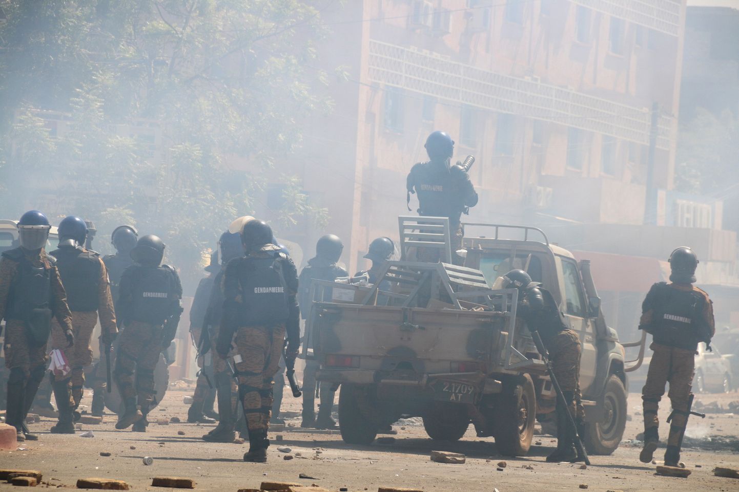 Märulipolitsei Ouagadougou tänavatel.