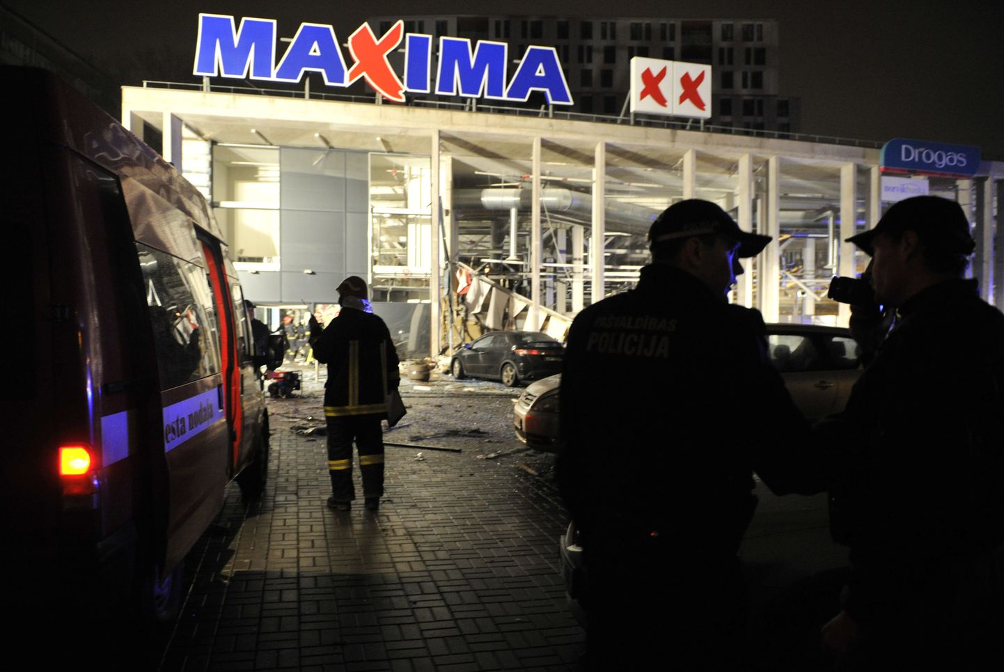 Lätlased on tundlikud igasuguste Maximaga seotud probleemide osas seoses ohvriterohke õnnetusega Riia Maximas 21. novembril 2013.