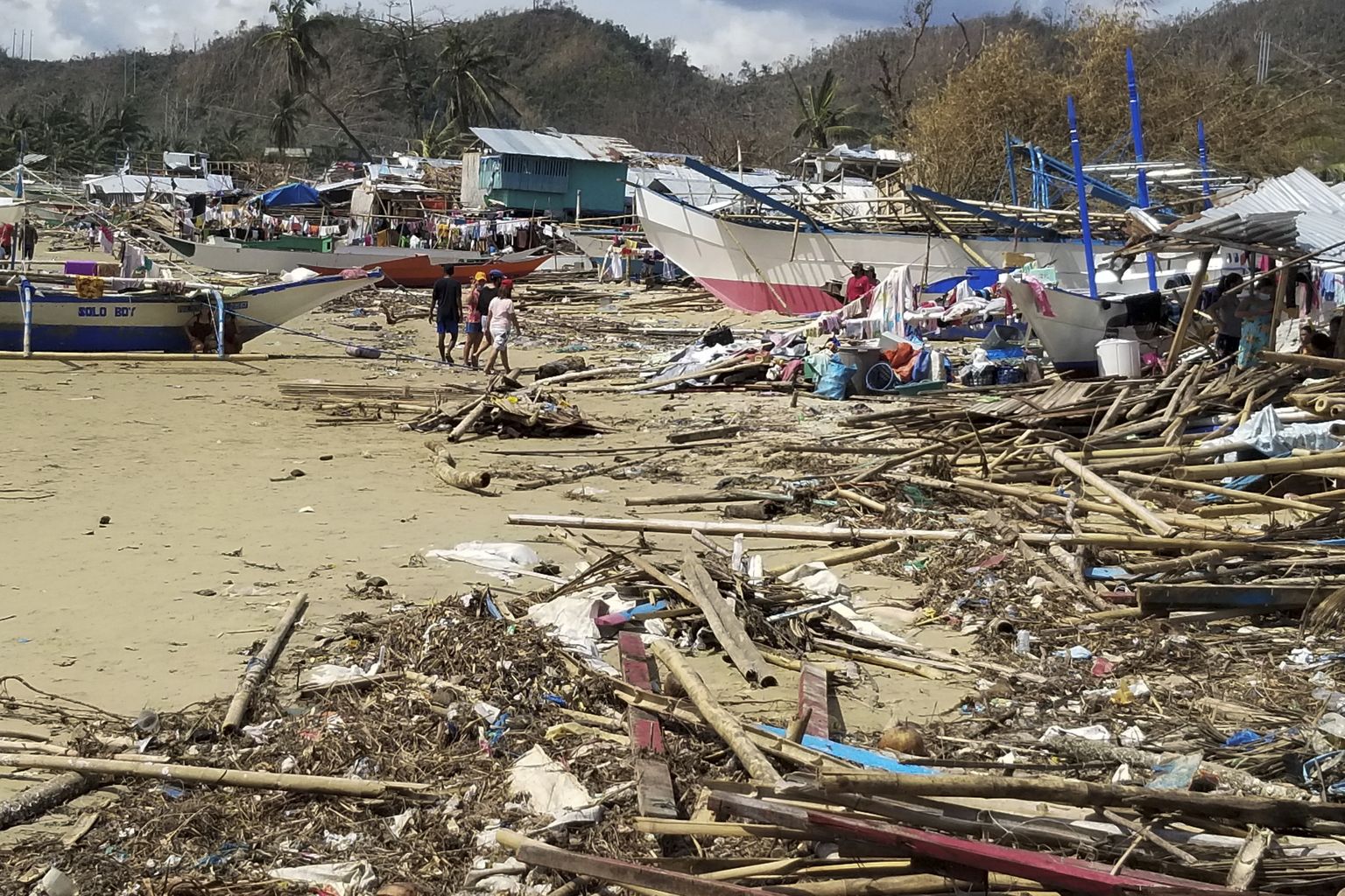 Taifuuni Rai laastatud rannaküla Filipiinide Palawani provintsis.