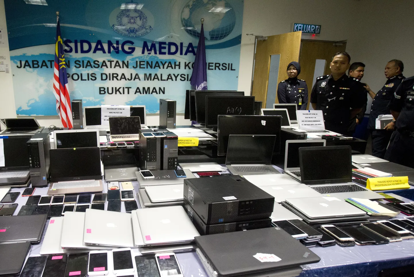 Kolmapäeval korraldati haarang Kuala Lumpuris asuvale kõnekeskusele.