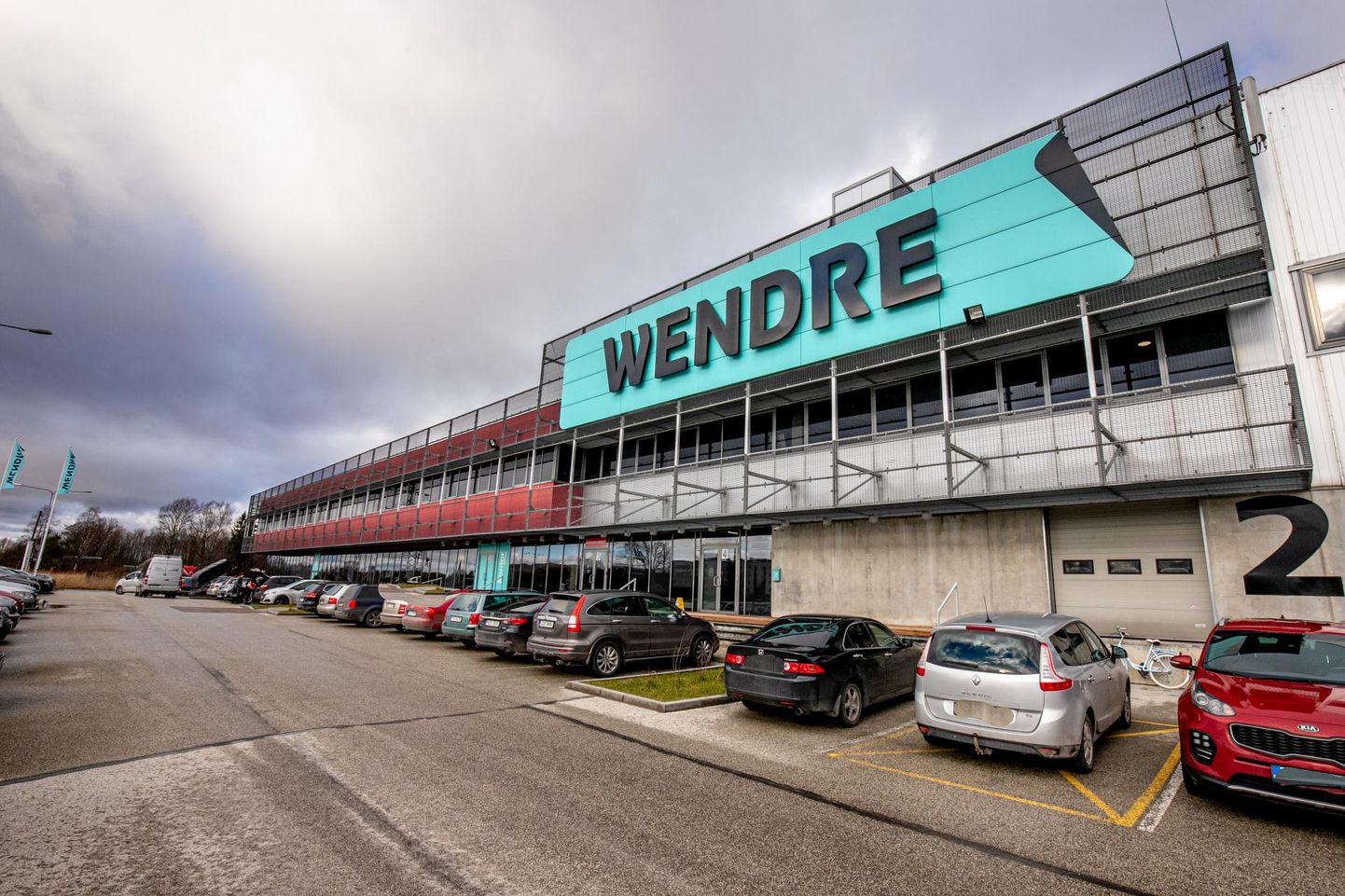 Wendre tehase välisvaade. Eile selgus, et alates 1. maist asub ettevõtet juhtima pikaajaline rõiva- ja tekstiilitööstuse tippjuht ja juhtimisvaldkonna ekspert Meelis Milder.