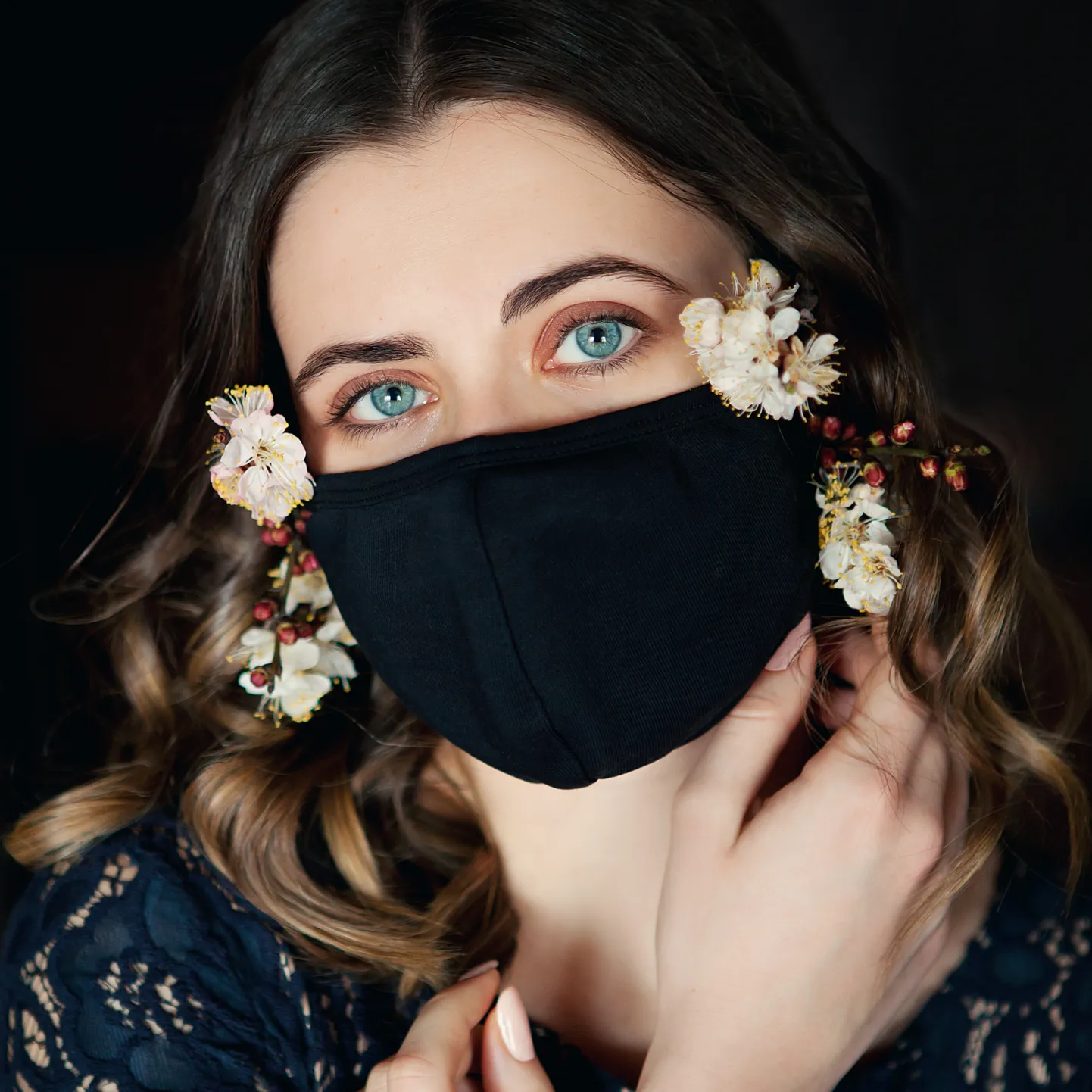 Женщина в маске. Иллюстративный снимок.
