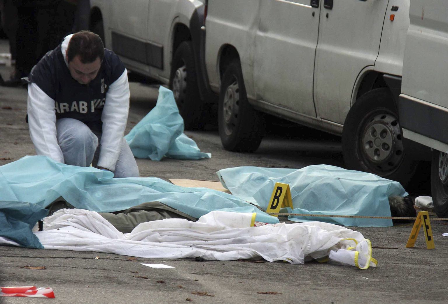 Paremäärmuslane tappis Firenzes kaks tänavakauplejat