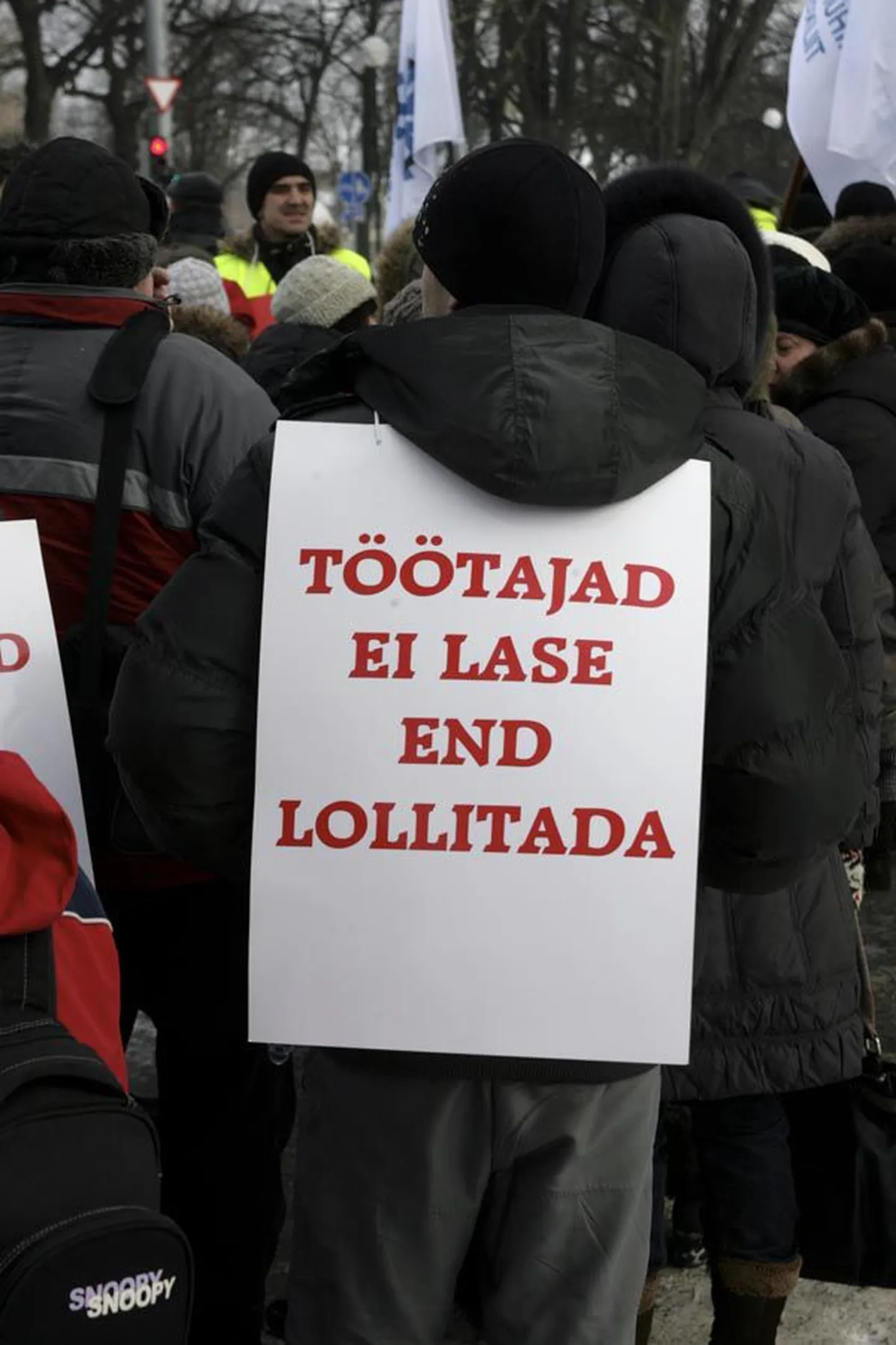 Eestlasti ei peeta agarateks streikijateks, kuid viimasel ajal on töötajad oma rahulolematust siiski avalikult välja näidanud. Vähem kui kuu aja eest organiseeris ametiühingute keskliit meeleavalduse kollektiivlepingu muutmise eelnõu muudatuse arvestamata jätmise pärast.