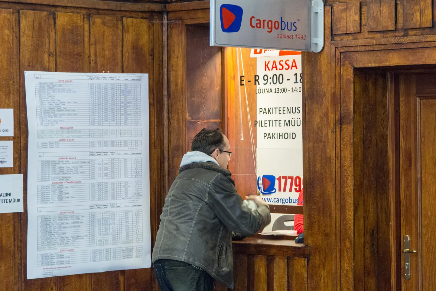 Praegu saab Valgas linnaliinide bussipileteid hankida vaid siis, kui avatud on Valga jaamahoones paiknev Cargobusi esindus. Laupäeval ja pühapäeval on see paraku suletud.
