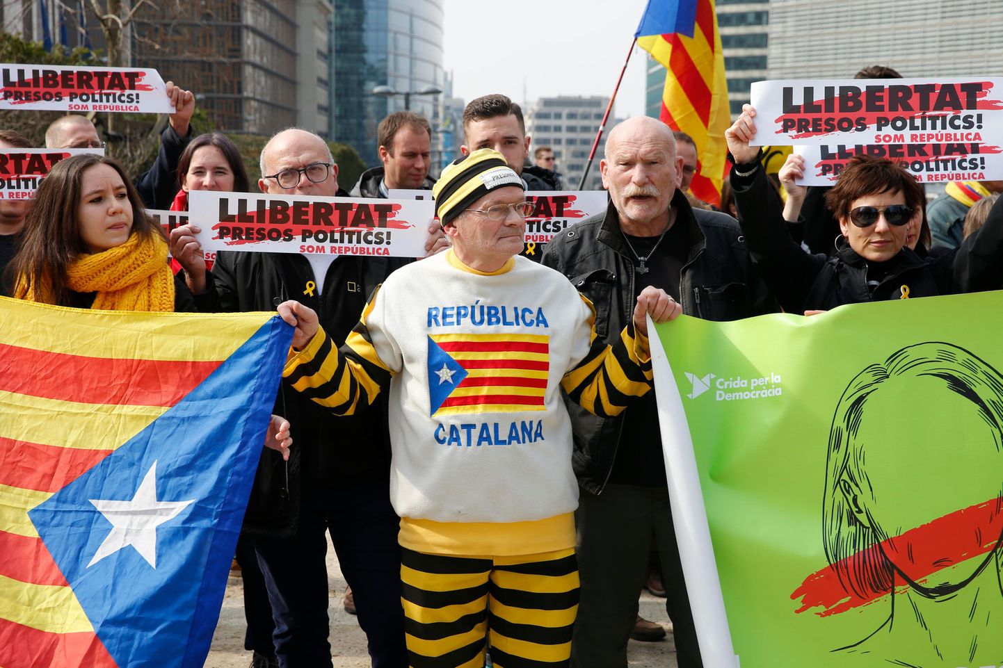 Puigdemonti toetajad nõudsid eile Barcelonas väidetavate poliitvangide vabastamist.