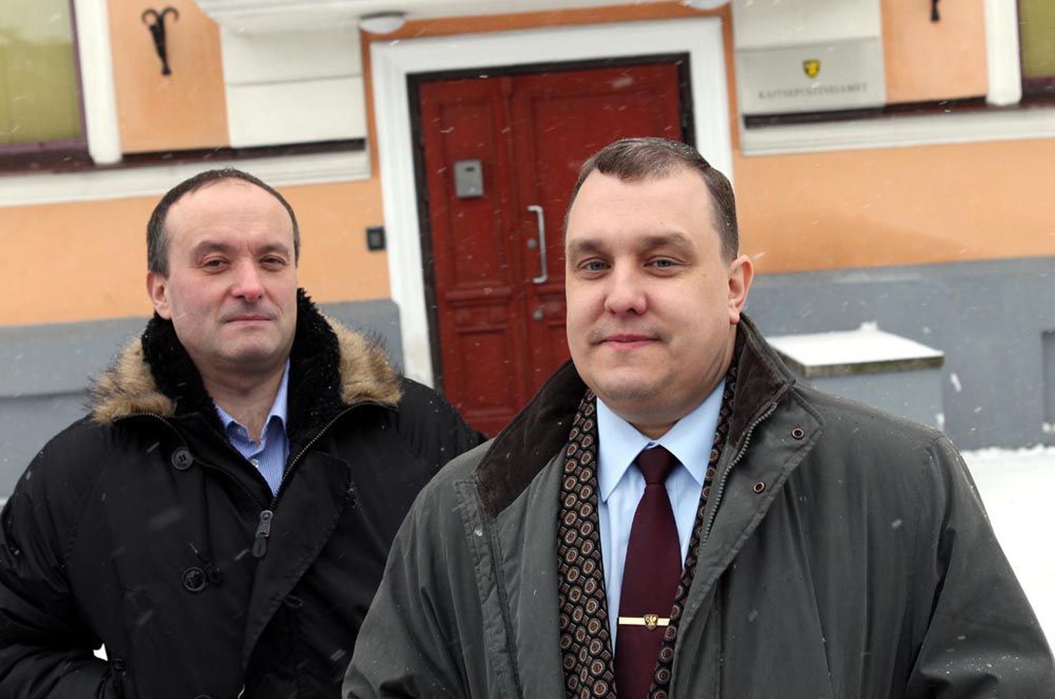 Kaitsepolitsei töötajad Peeter Oissar (vasakul) ja Tõnu Miilvee kinnitavad, et pantvangide vabastamine oli täielikult kaitsepolitsei enda operatsioon.