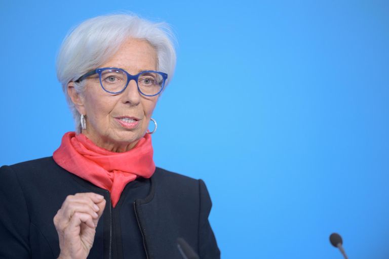 Üks võtmeküsimusi on see, kuidas Euroopa Keskpangal õnnestub tõsta lühiajalisi intressimäärasid, hoides samal ajal lõunapoolsete riikide nagu Itaalia pikaajalised laenuintressid madalal. Euroopa Keskpanga president Christine Lagarde.
