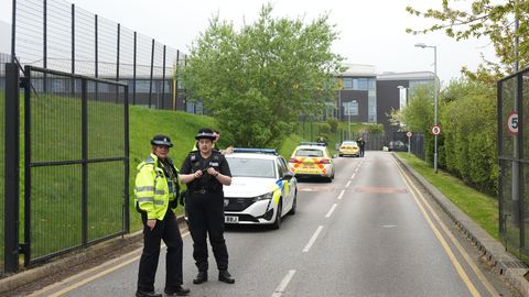 17-летний подросток напал с ножом на троих человек в школе на севере Англии