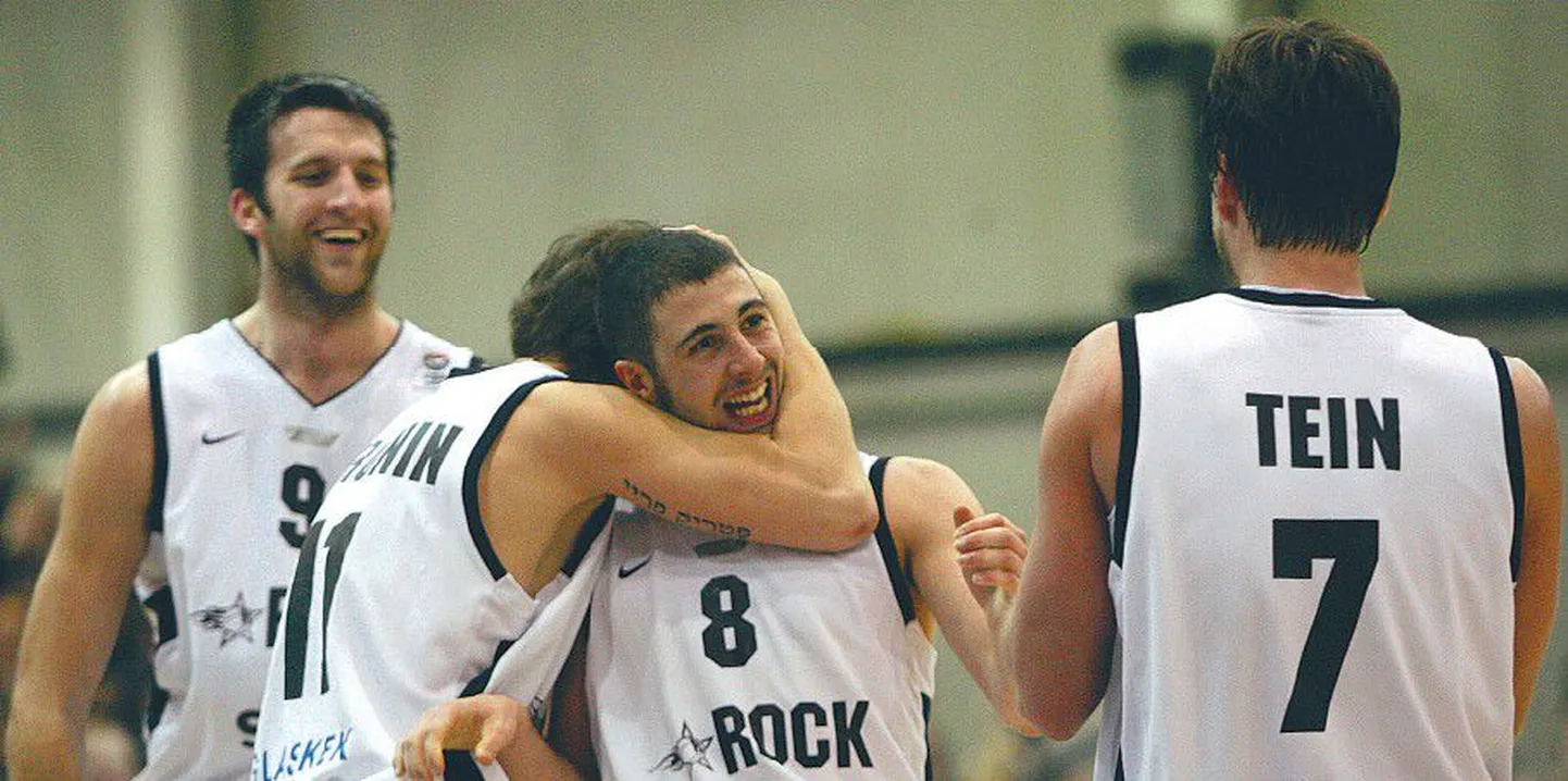 Rocki mehed Brian Cusworth (vasakult), Marek Doronin, Georgi Tsintsadze ja Tanel Tein..