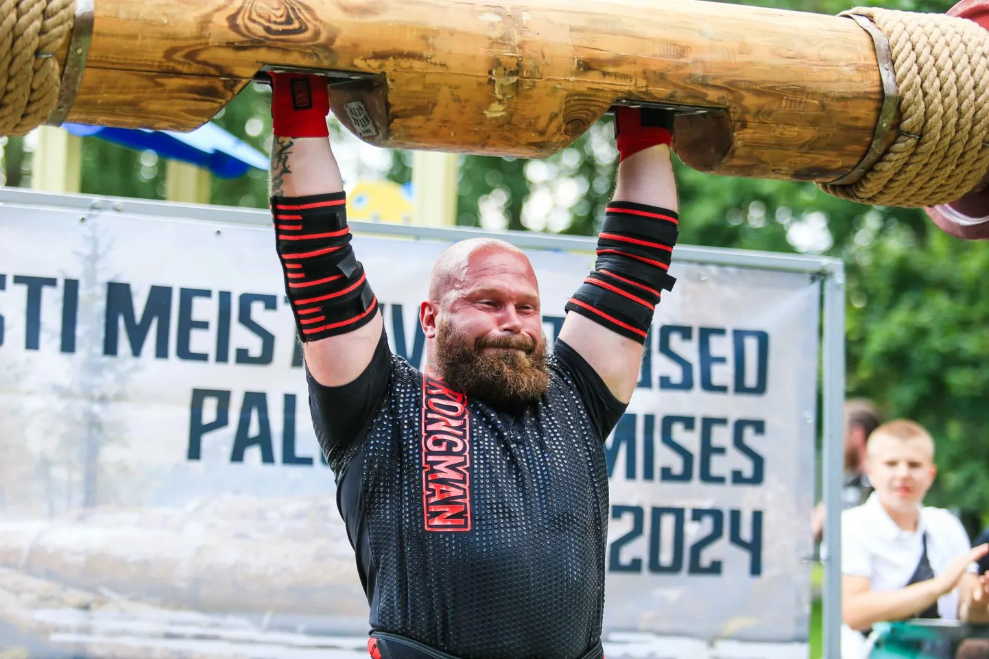 Palgi surumise Eesti meistriks tuli Tiit Kallavus.