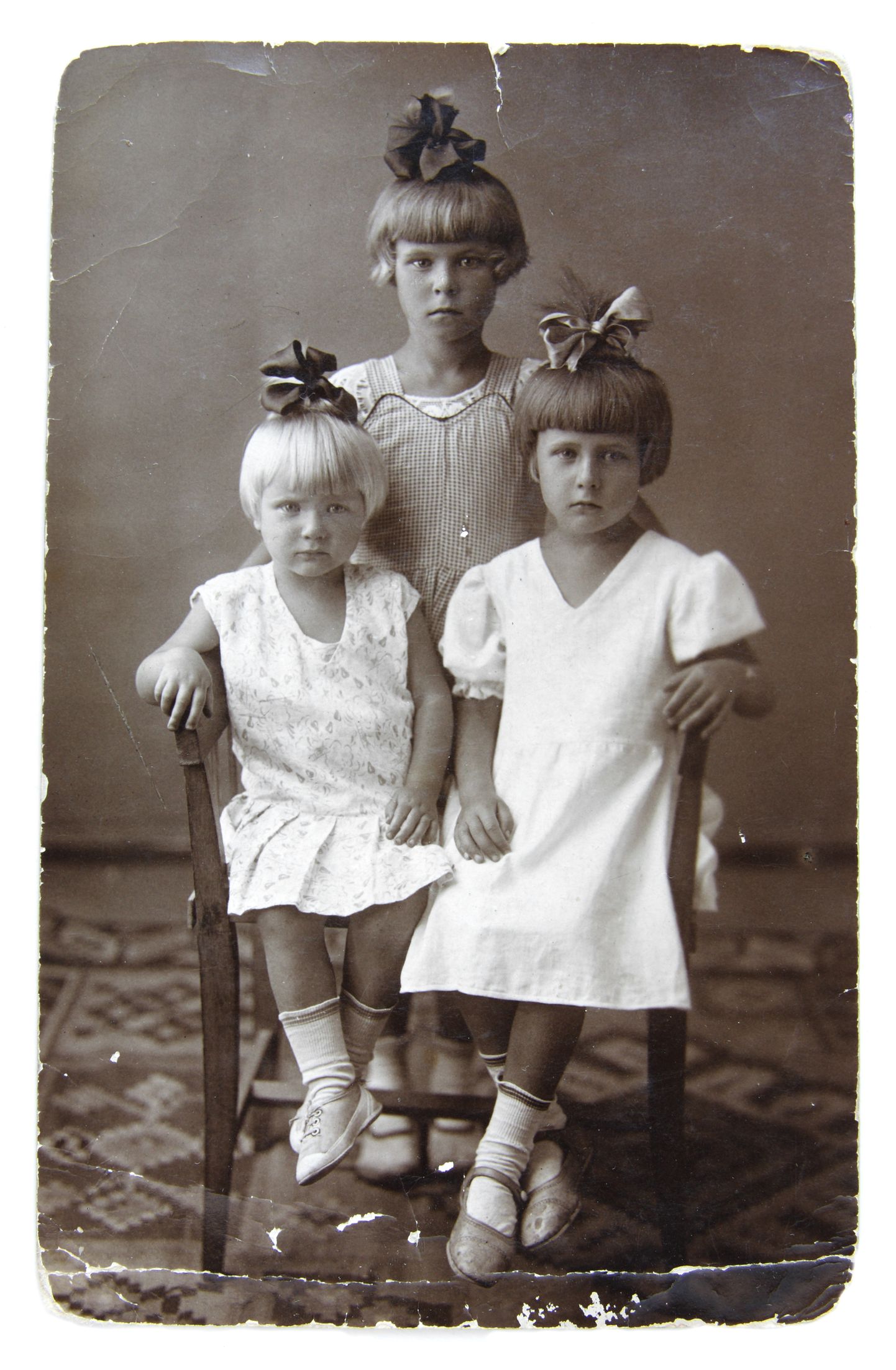 Foto lastest 1930. aastatel. Pilt on illustreeriv