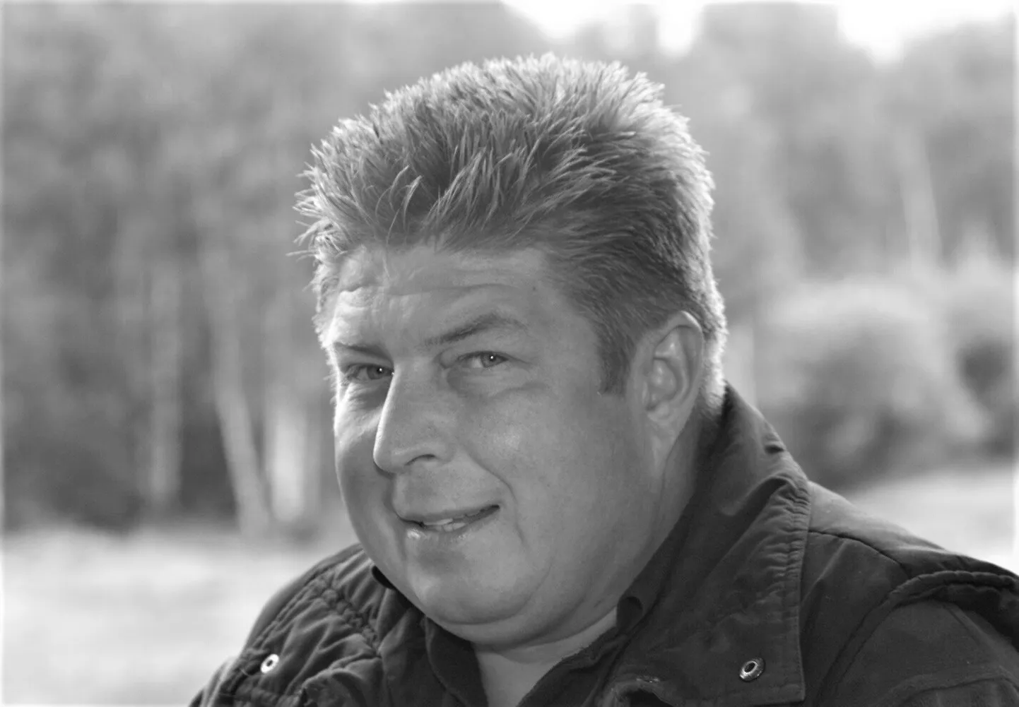 Urmas Saks oma talus juunis 2003.