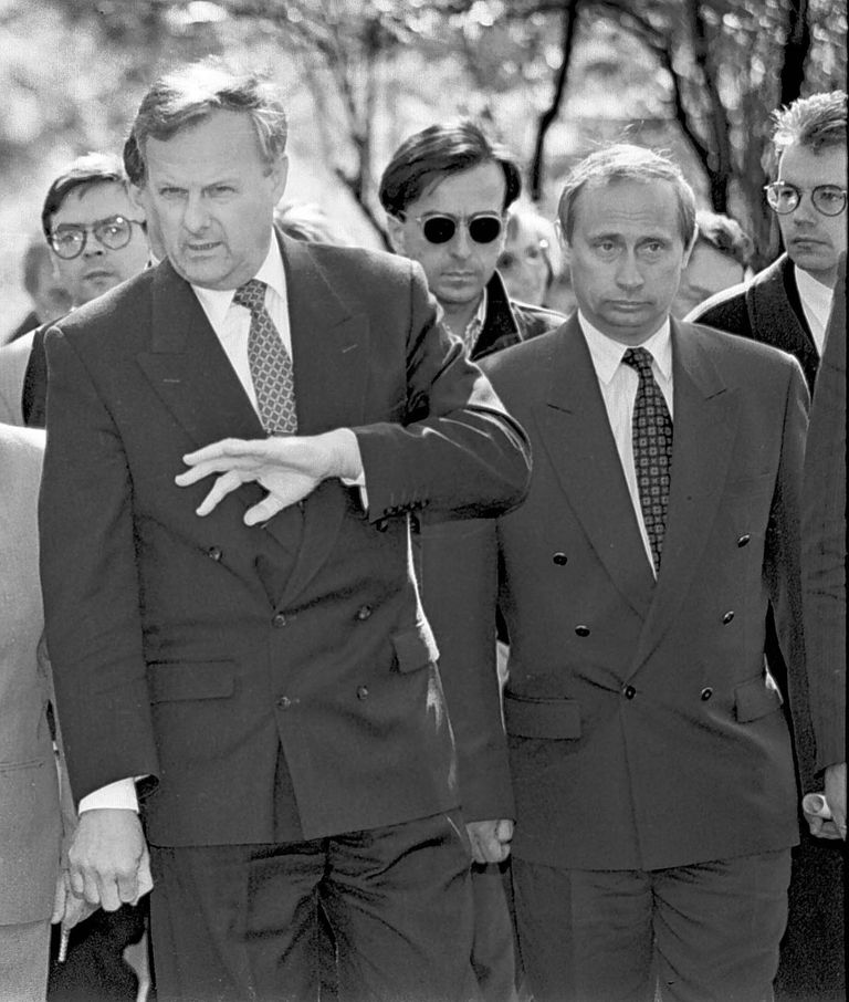 Peterburi linnapea Anatoli Sobtšak (vasakul) ja Vladimir Putin 1994. aastal.