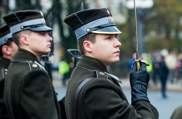 Иллюстративное фото. Немало русскоязычных граждан Латвии выбрали армейскую службу
