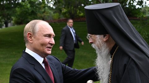 "Es dziļi nožēloju izraisīto skandālu." Aļaskas pareizticīgo arhibīskaps atvainojas par tikšanos ar Putinu