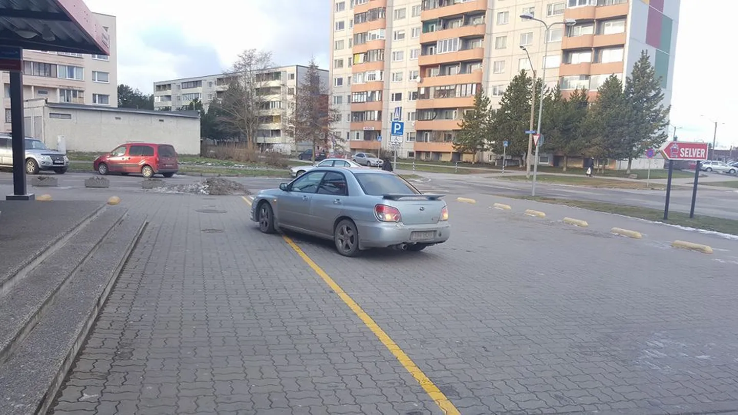 Известную в Ласнамяэ водительницу Валентину, окрестили в народе по имени ее многострадального автомобиля Subaru - "Субариком".